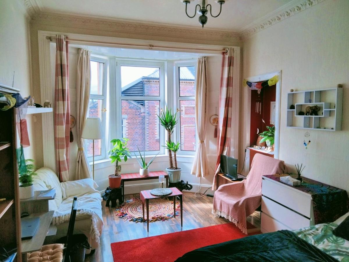 Spacious Flat In Bridgeton, Glasgow Extérieur photo