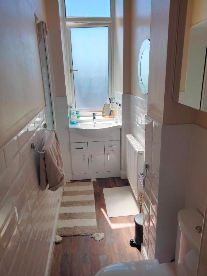 Spacious Flat In Bridgeton, Glasgow Extérieur photo